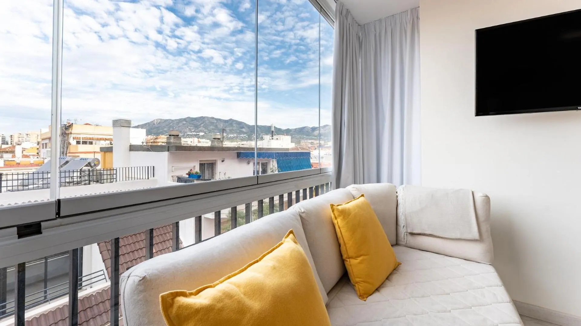 Bhost - Las Gaviotas Fuengirola España